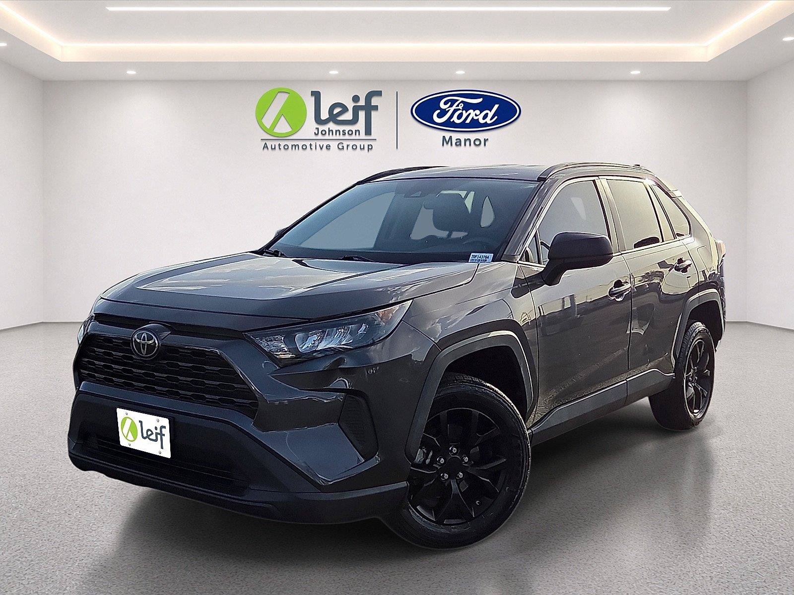 Used 2021 Toyota RAV4 LE FWD image 3