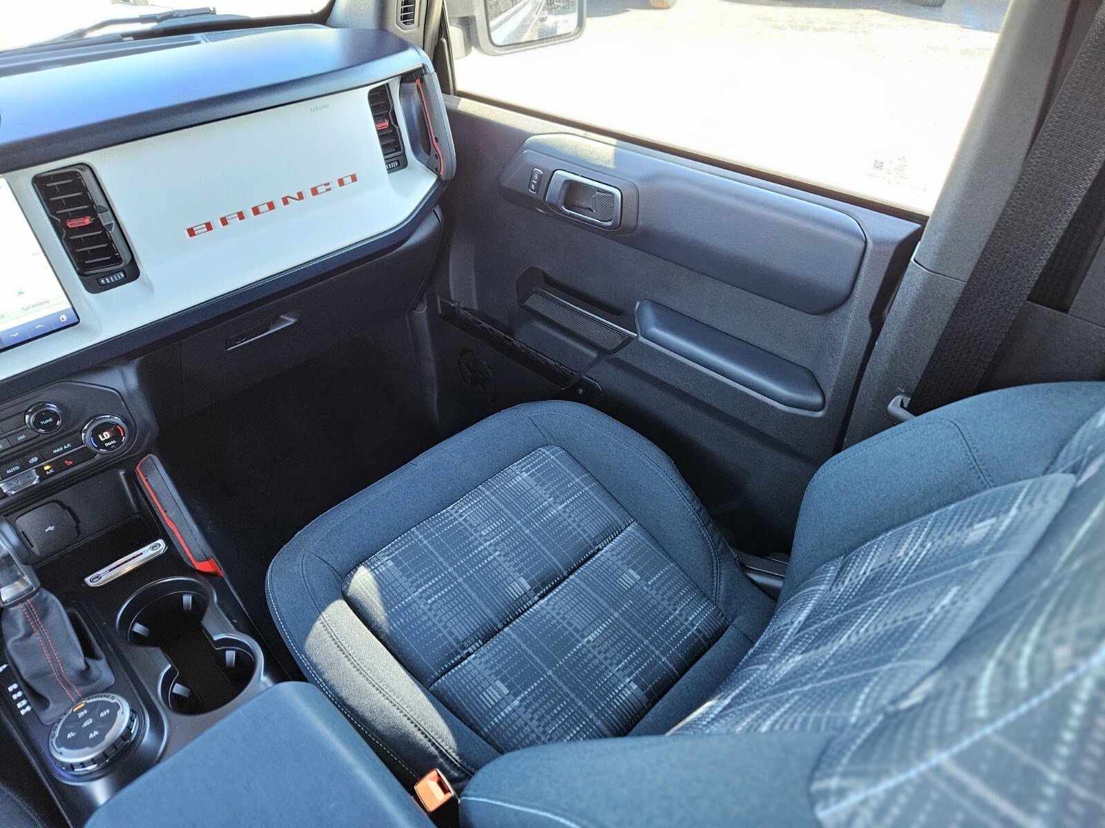 Certified 2024 Ford Bronco Heritage Edition image 16