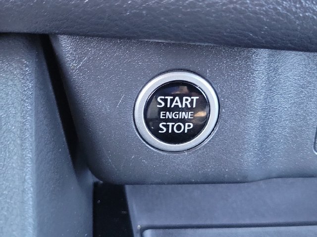 Used 2023 Nissan Rogue SV FWD image 13