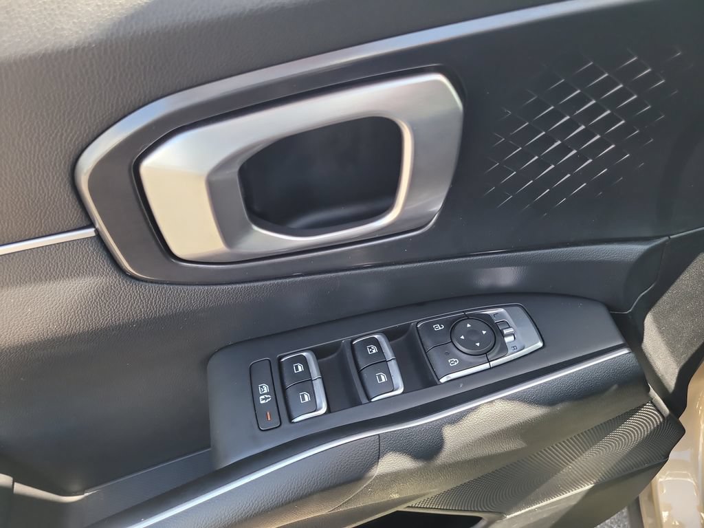 Used 2021 Kia Sorento S FWD image 14