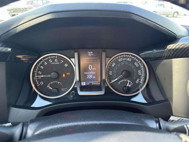Used 2022 Toyota Tacoma Limited image 24