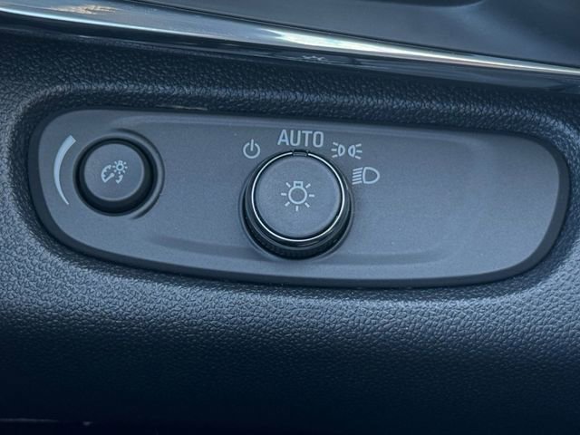 Used 2025 Buick Envista Preferred w/ Convenience I Package image 18