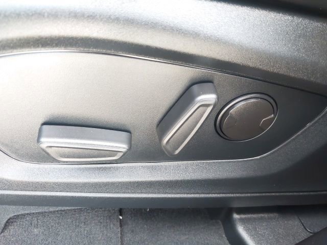 Certified 2022 Ford Explorer XLT w/ Equipment Group 202A image 23