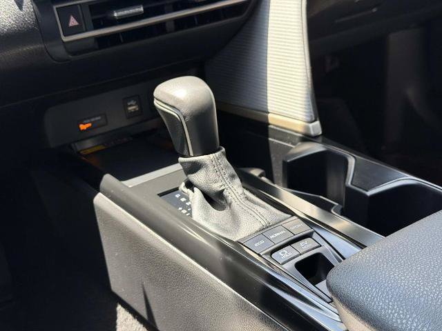 Used 2025 Toyota Camry SE w/ Convenience Package FWD image 16