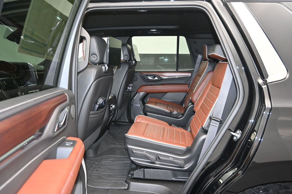 Used 2023 GMC Yukon Denali Ultimate AWD/4WD image 15