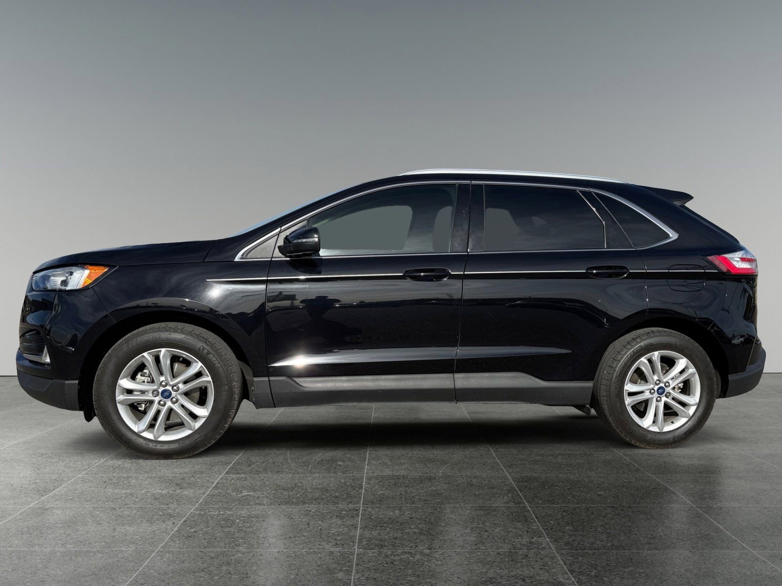 Certified 2020 Ford Edge SEL FWD image 2