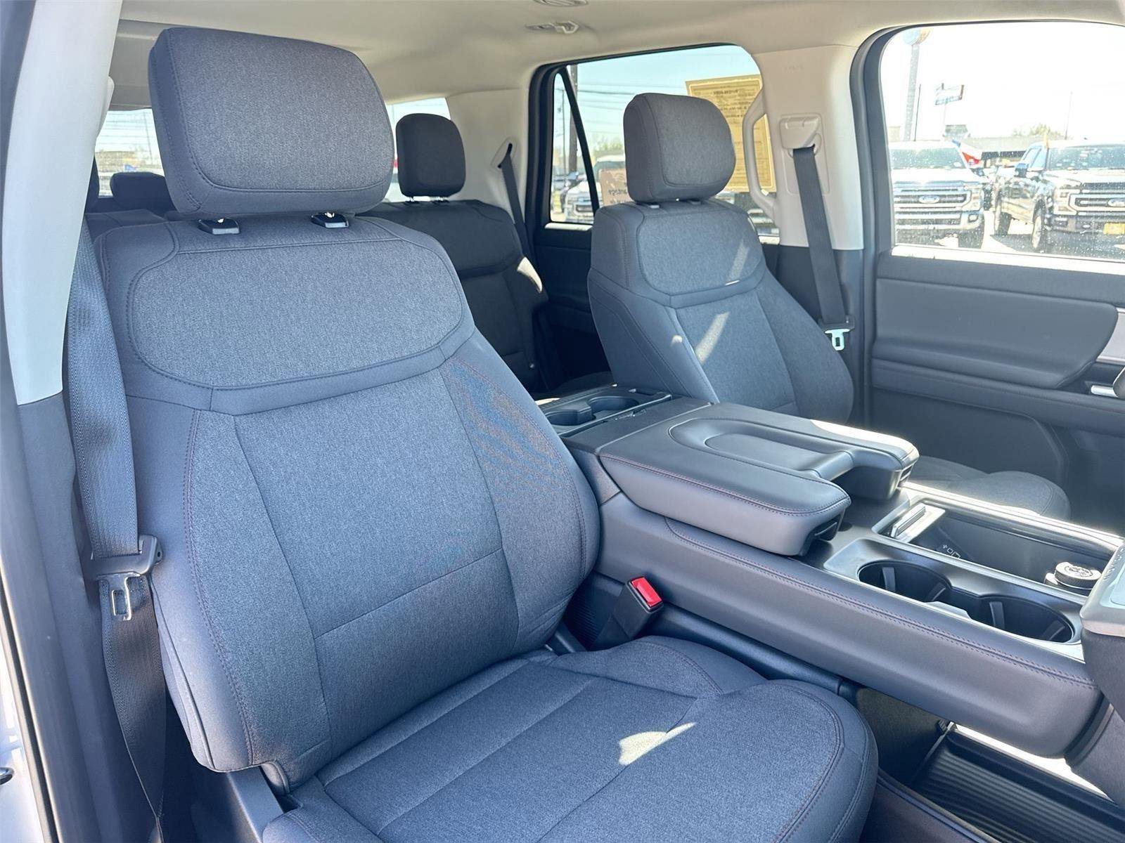 Certified 2025 Ford Expedition Active image 27