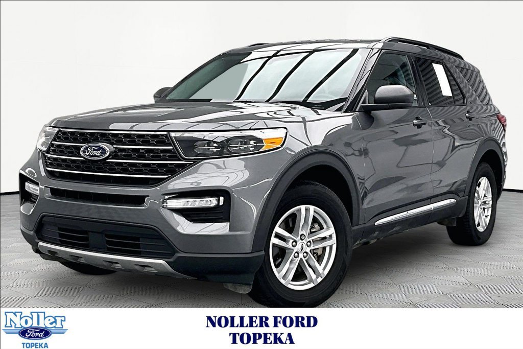 Certified 2023 Ford Explorer XLT w/ Equipment Group 202A AWD/4WD image 1