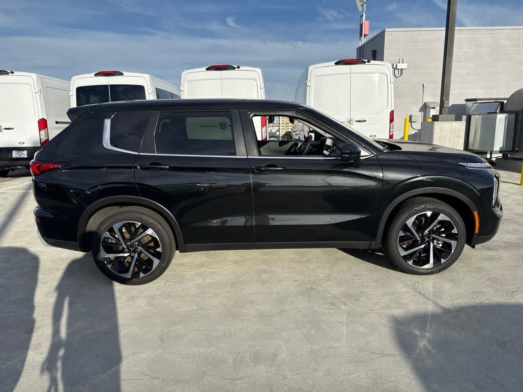 Used 2024 Mitsubishi Outlander SE FWD image 6