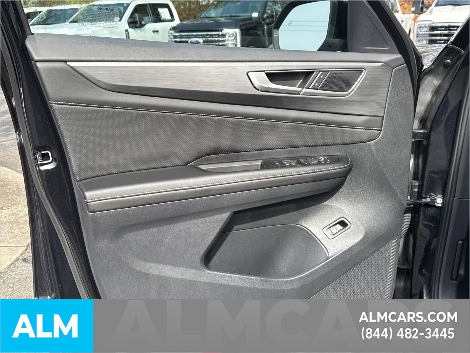 Used 2025 Volkswagen Atlas Cross Sport SE image 12