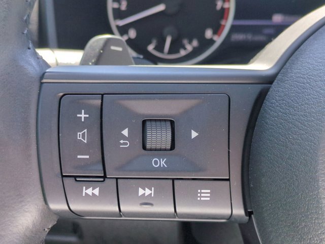 Used 2024 Nissan Rogue SV w/ SV Premium Package AWD/4WD image 17