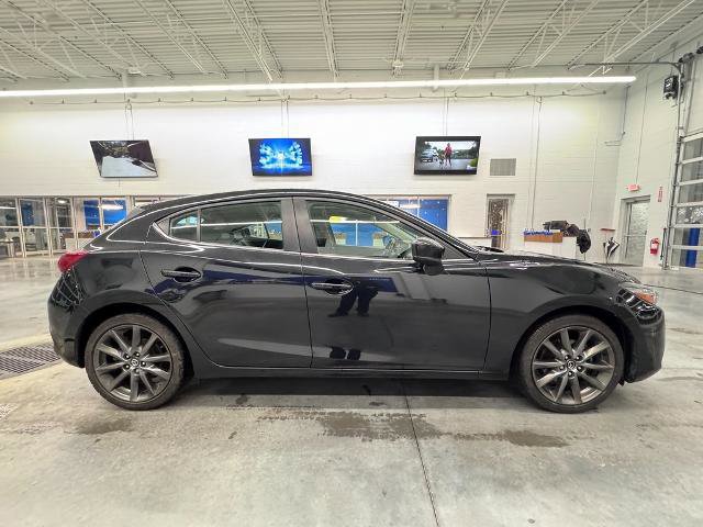 Used 2018 MAZDA MAZDA3 Touring image 2