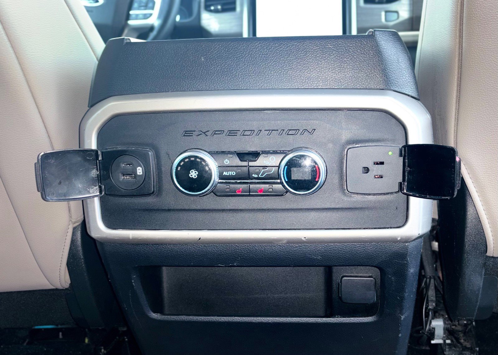 Certified 2022 Ford Expedition Max Limited image 29