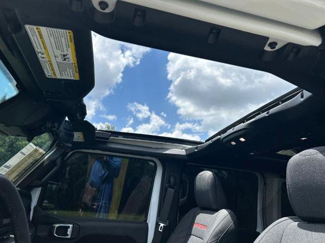 Used 2026 Jeep Wrangler Unlimited Rubicon w/ Safety Group AWD/4WD image 20