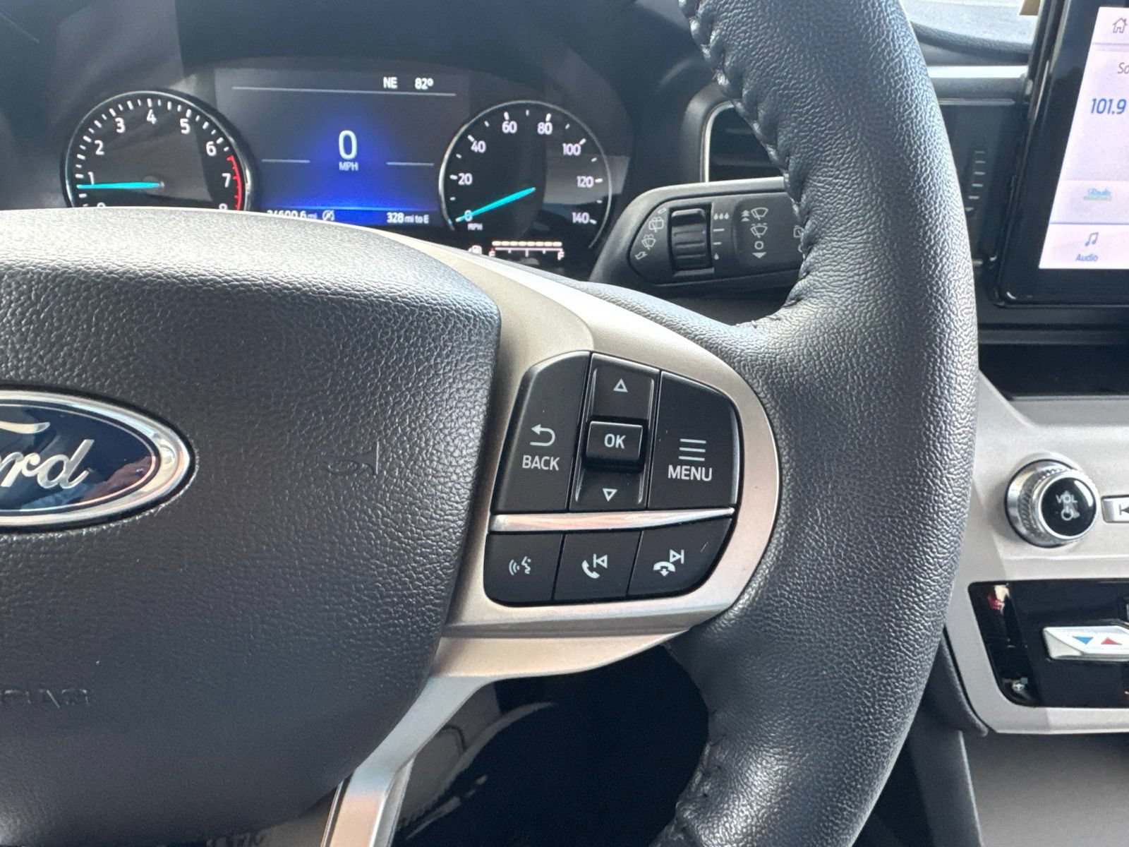 Certified 2023 Ford Explorer XLT w/ Equipment Group 202A AWD/4WD image 29
