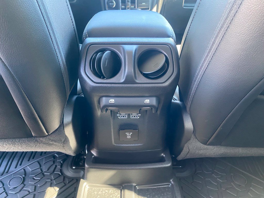 Used 2023 Jeep Wrangler Unlimited Sahara AWD/4WD image 34