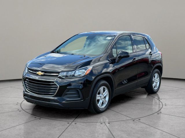 Used 2019 Chevrolet Trax LS w/ Tint and Cruise Package FWD image 3