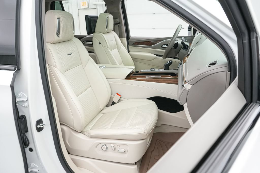 Used 2023 Cadillac Escalade Sport Platinum AWD/4WD image 30
