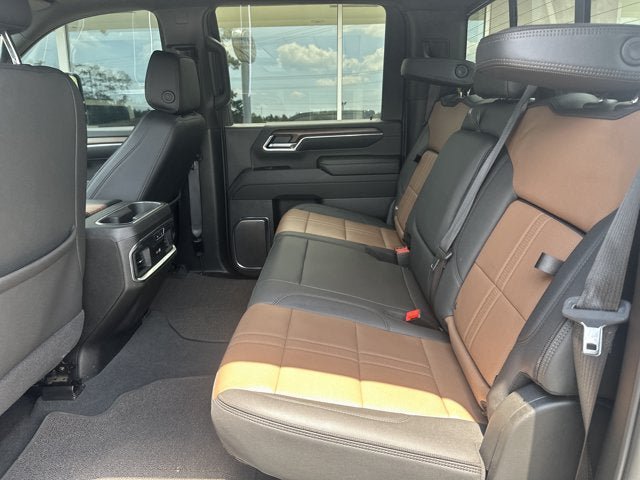 Used 2024 Chevrolet Silverado 2500 High Country w/ Technology Package AWD/4WD image 12