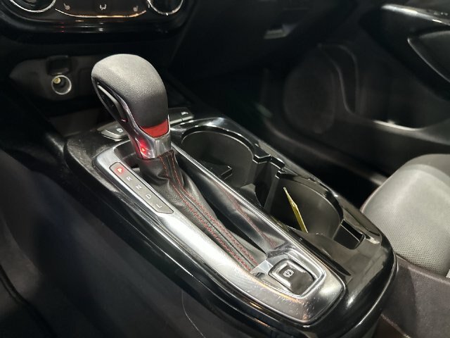 Used 2025 Chevrolet Trax RS FWD image 27