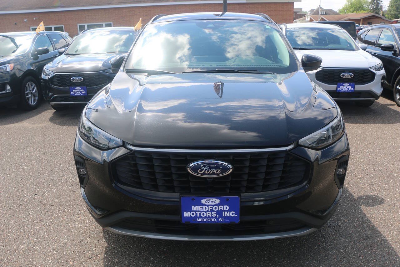 Certified 2024 Ford Escape Platinum AWD/4WD image 9
