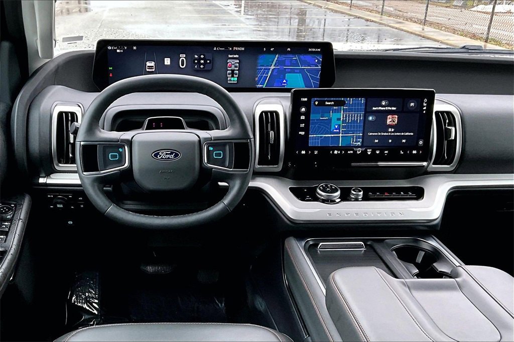 Certified 2025 Ford Expedition Active image 5