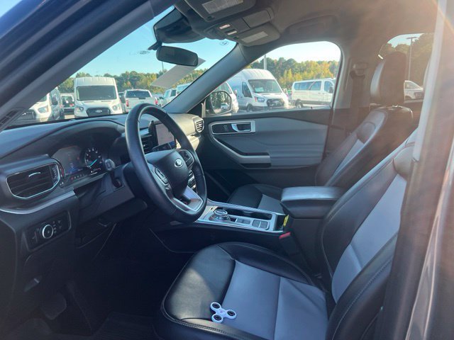 Certified 2023 Ford Explorer XLT w/ Equipment Group 202A RWD image 5