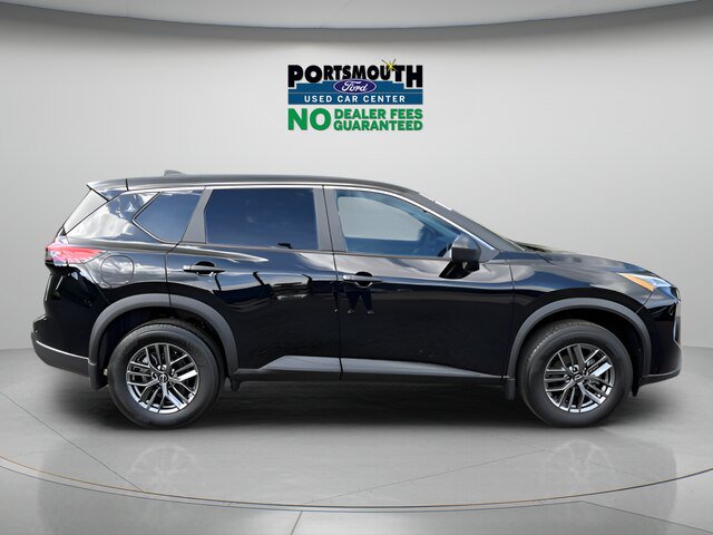 Used 2025 Nissan Rogue S AWD/4WD image 23