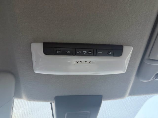 Used 2021 Nissan Kicks SR w/ Interior Electronics Package image 28