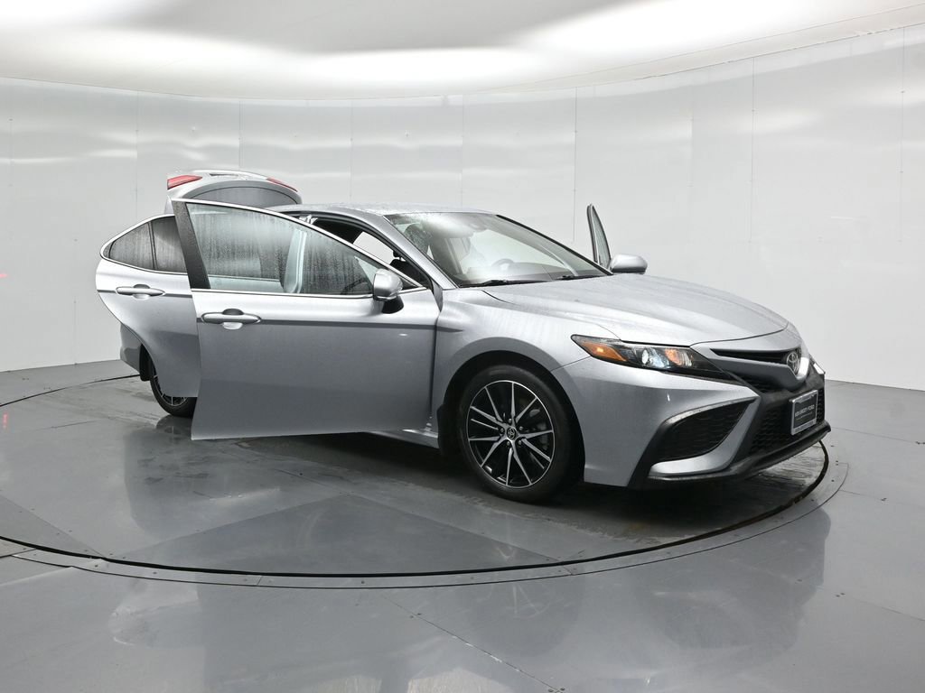 Used 2024 Toyota Camry SE image 50