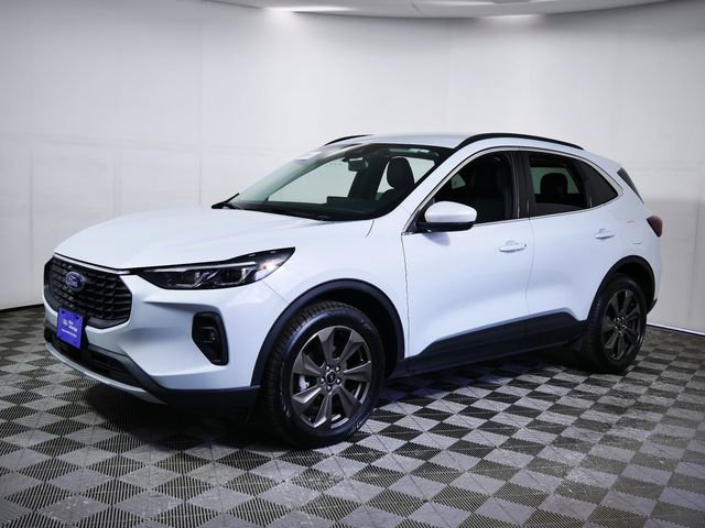 Certified 2025 Ford Escape Platinum image 5