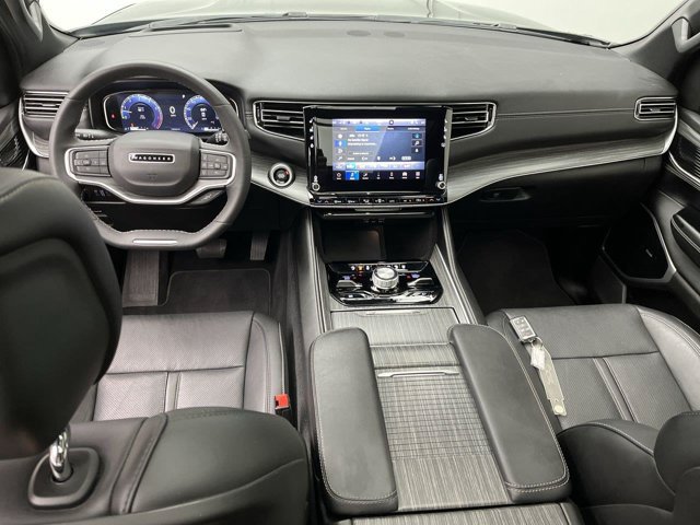 Used 2023 Jeep Wagoneer Series III w/ Premium Group I AWD/4WD image 4