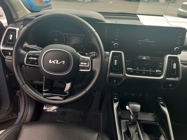 Used 2022 Kia Sorento S w/ Panoramic Sunroof Package FWD image 13