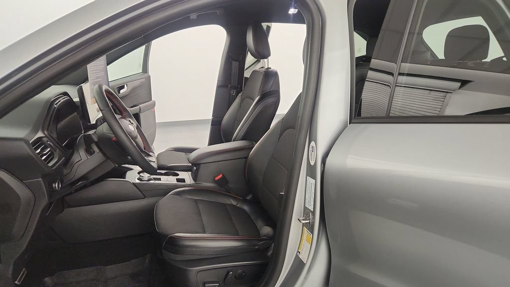 Certified 2024 Ford Escape ST-Line w/ Tech Pack #1 AWD/4WD image 15