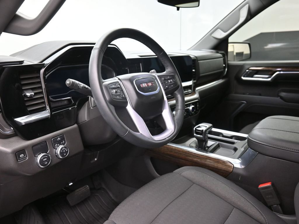 Used 2024 GMC Sierra 1500 Elevation w/ LPO, Elevation Black Package image 18
