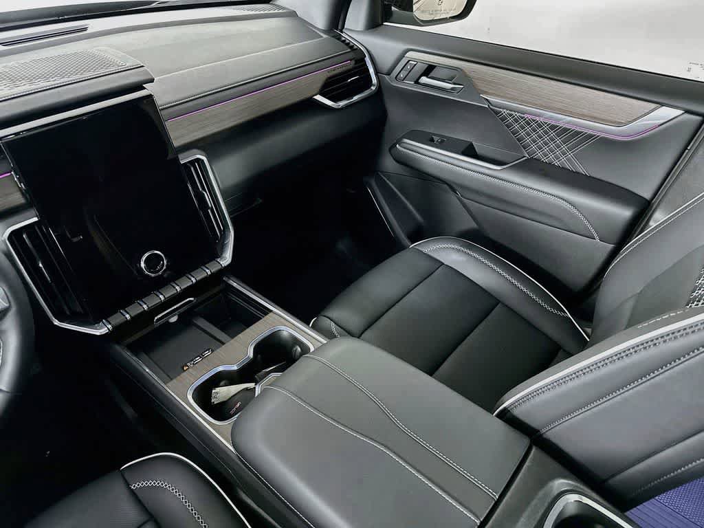 Used 2026 GMC Acadia Denali w/ Super Cruise Package FWD image 11