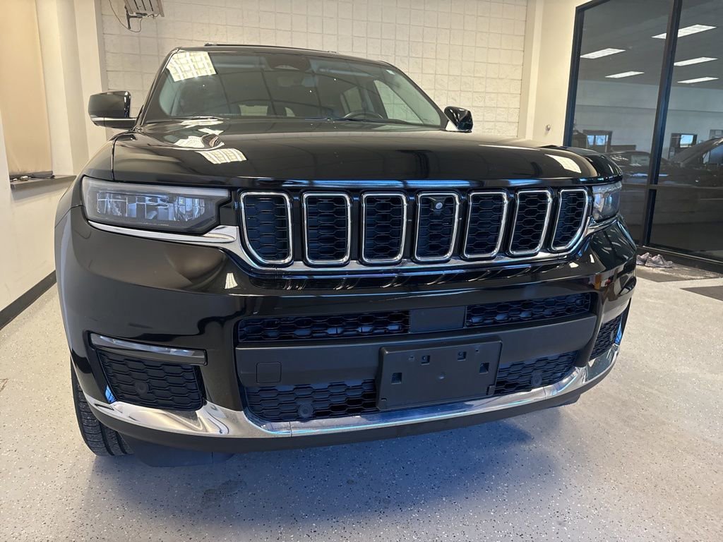 Used 2021 Jeep Grand Cherokee L Limited w/ Luxury Tech Group II image 16