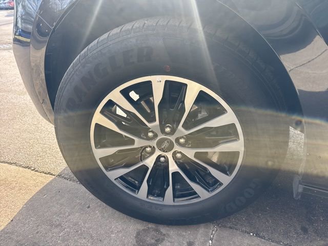 Certified 2025 Ford Expedition Platinum image 11