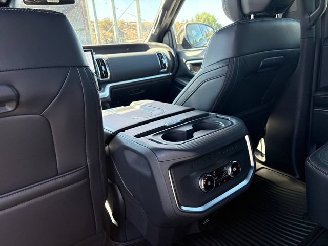 Certified 2026 Ford Expedition Platinum w/ Stealth Appearance Package AWD/4WD image 15