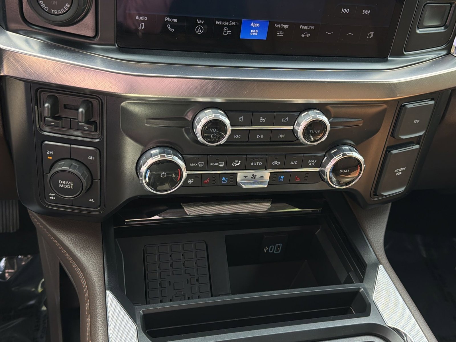 Certified 2024 Ford F350 King Ranch w/ Chrome Package AWD/4WD image 32
