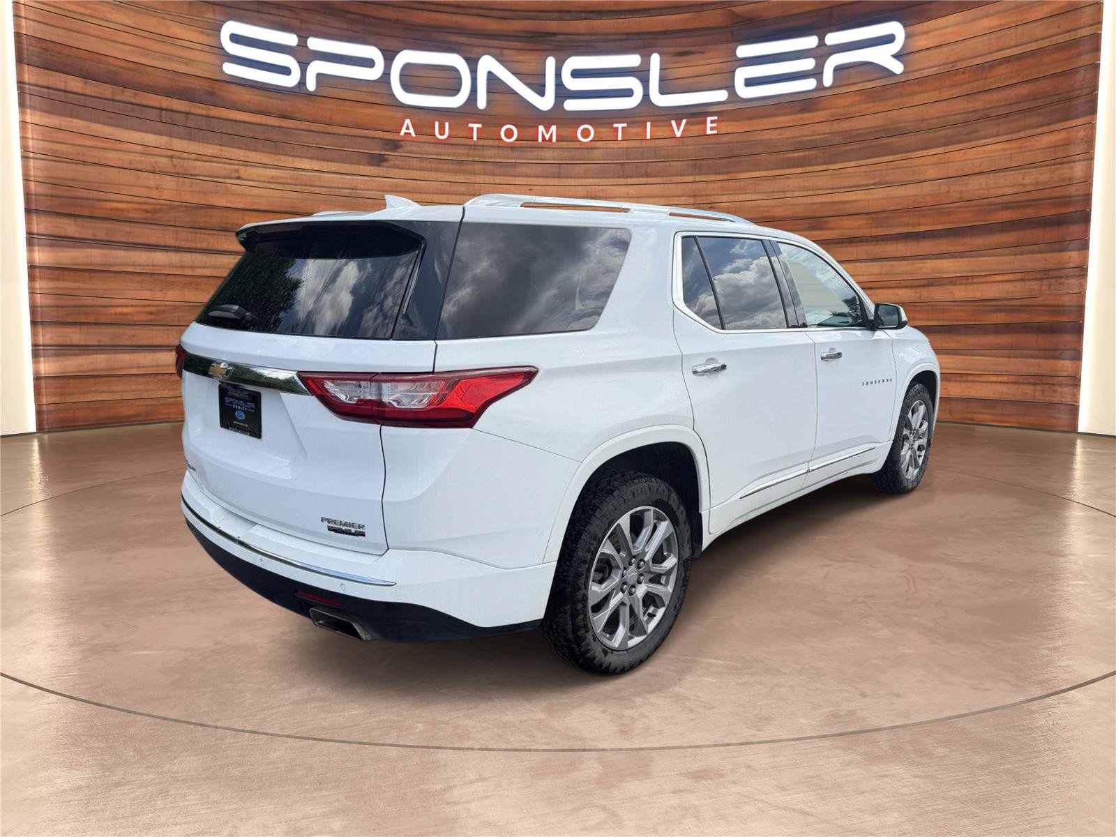 Used 2021 Chevrolet Traverse Premier AWD/4WD image 7