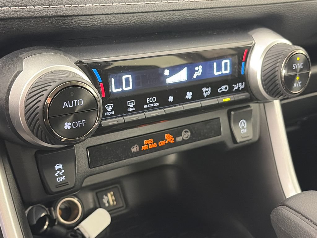 Used 2024 Toyota RAV4 XLE AWD/4WD image 21