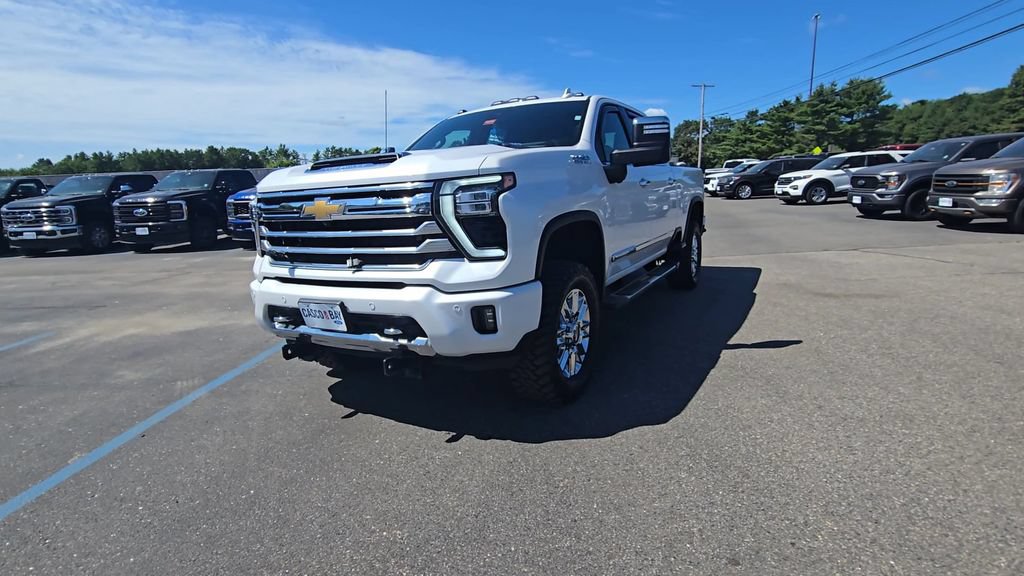 Used 2024 Chevrolet Silverado 2500 High Country w/ High Country Premium Package AWD/4WD image 15