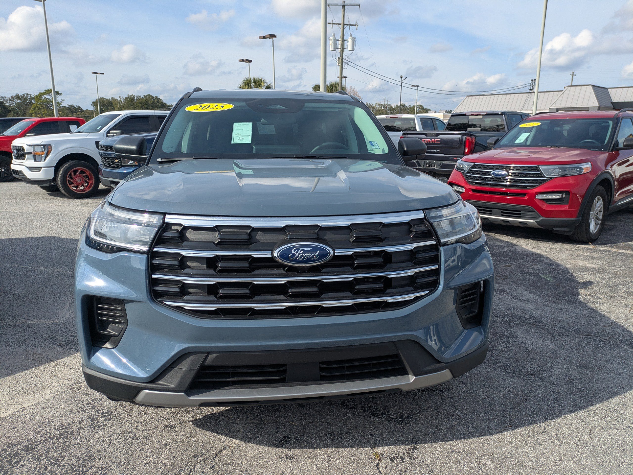 Certified 2025 Ford Explorer Active RWD image 9