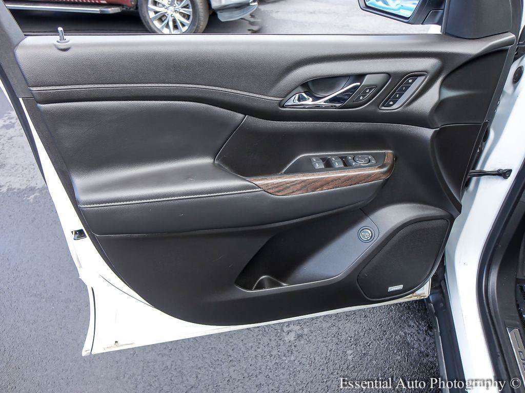 Used 2023 GMC Acadia Denali w/ Denali Technology Package FWD image 21