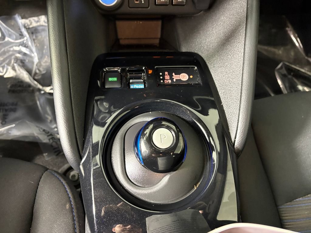 Used 2025 Nissan Leaf SV Plus image 21