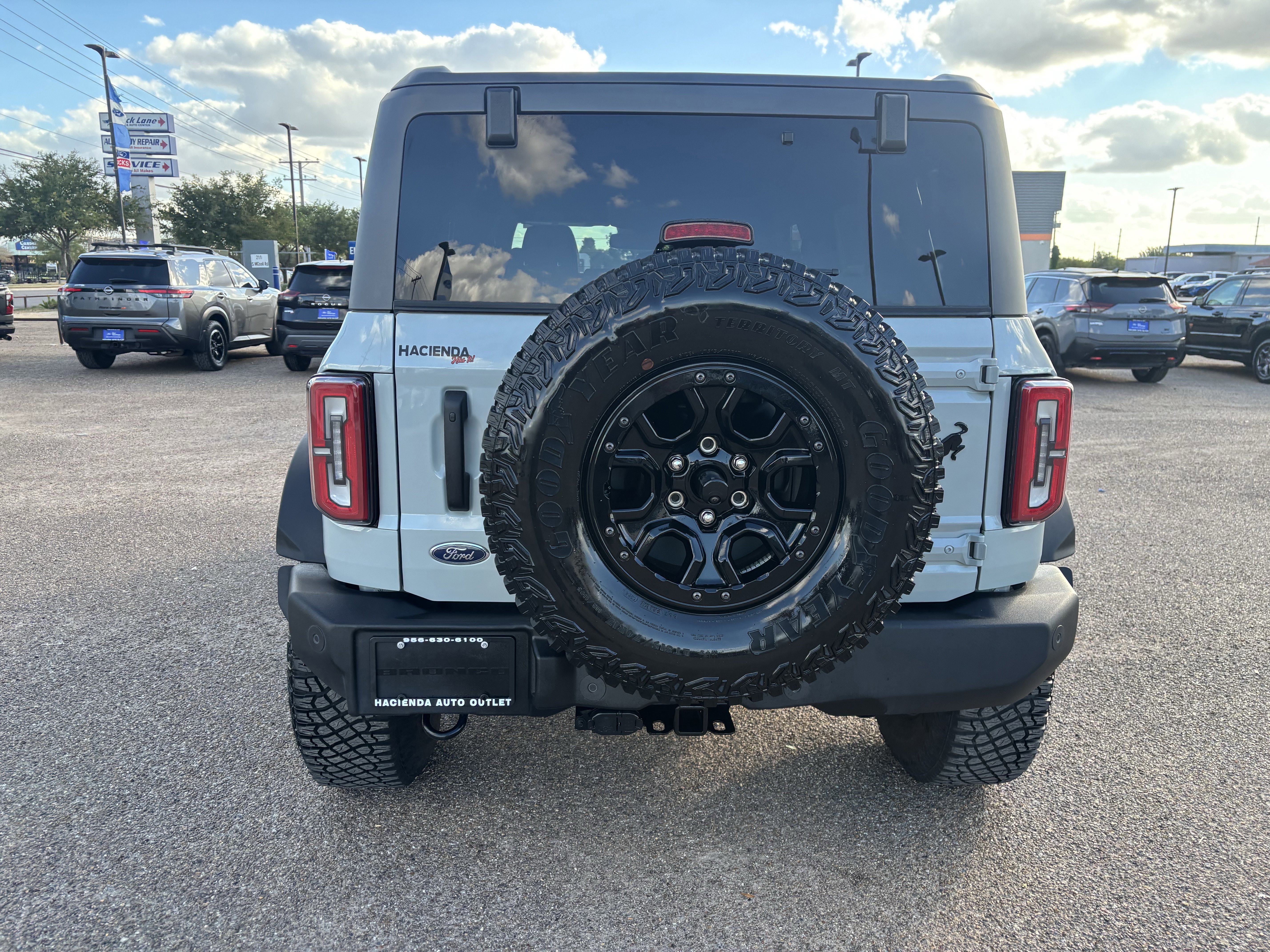 Certified 2024 Ford Bronco Wildtrak image 4