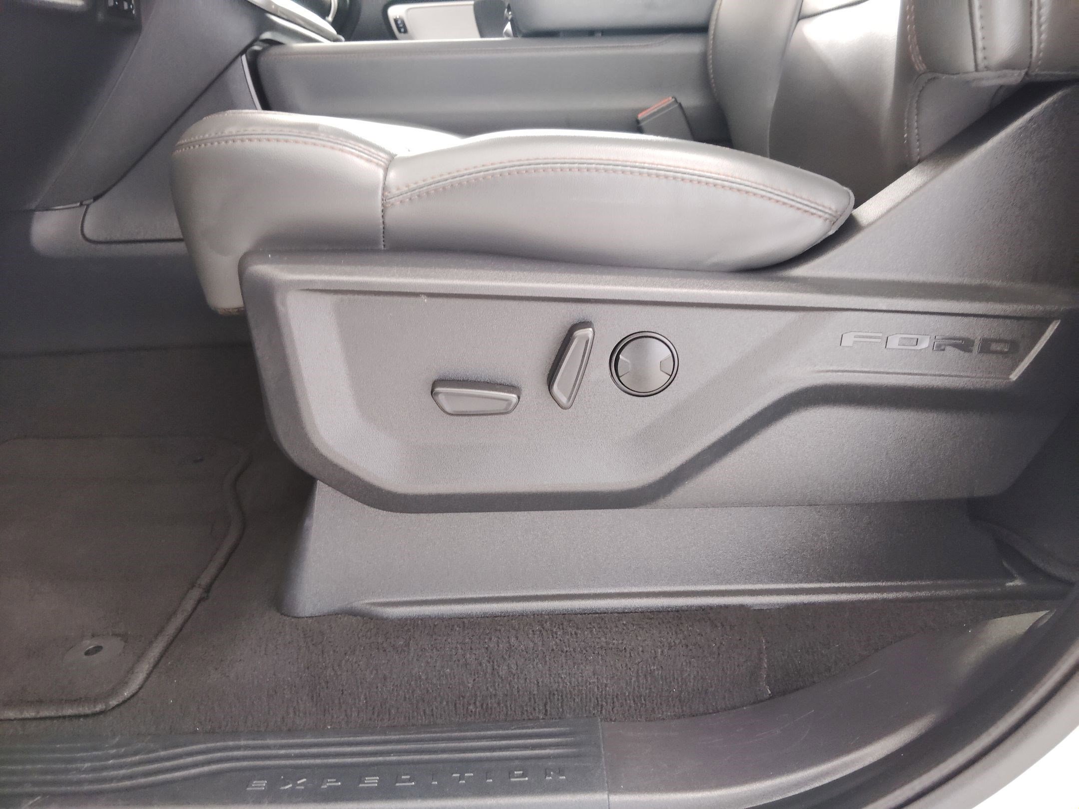 Certified 2025 Ford Expedition Max Active image 15