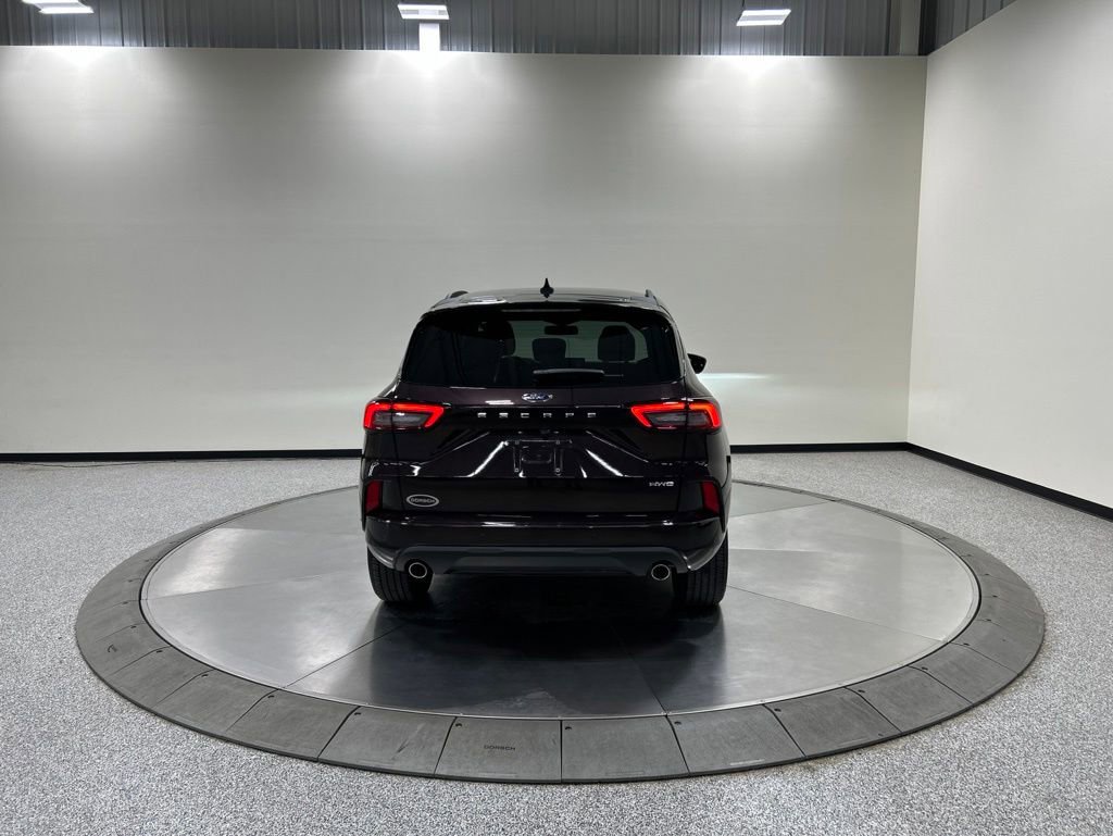 Certified 2023 Ford Escape ST-Line Elite w/ Premium Technology Package AWD/4WD image 8