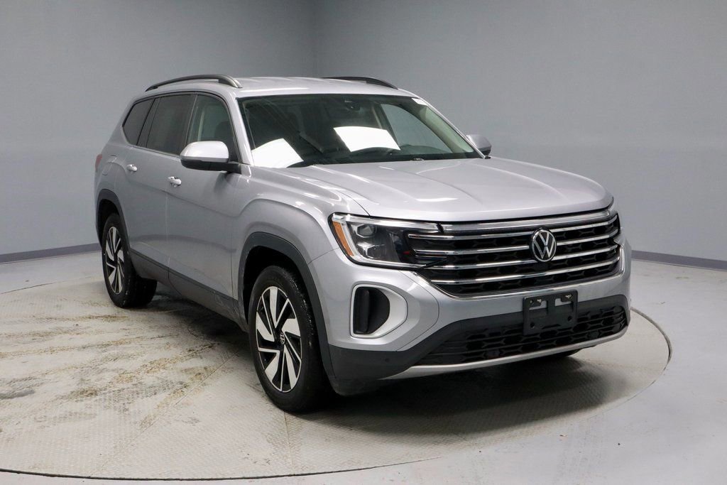 Used 2025 Volkswagen Atlas SE image 7